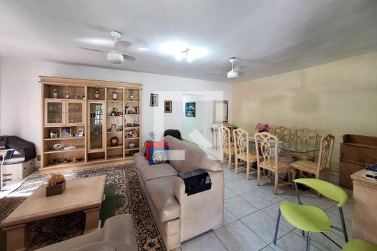 Sala de casa de condomínio à venda com 4 quartos, 215m² em Engenho do Mato, Niterói