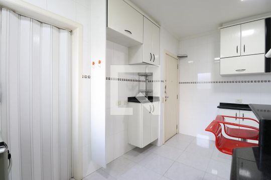 Detalhe da cozinha de apartamento para alugar com 3 quartos, 123m² em Pompeia, São Paulo