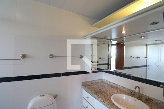 Banheiro da Suíte de apartamento para alugar com 3 quartos, 123m² em Pompeia, São Paulo