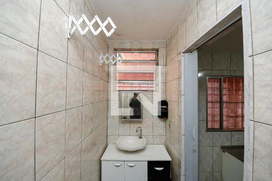 Banheiro de casa para alugar com 1 quarto, 42m² em Sítio Pinheirinho, São Paulo