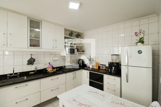 Cozinha de casa de condomínio à venda com 3 quartos, 114m² em Chora Menino, São Paulo