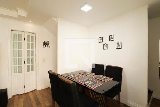 Sala de casa de condomínio à venda com 3 quartos, 114m² em Chora Menino, São Paulo