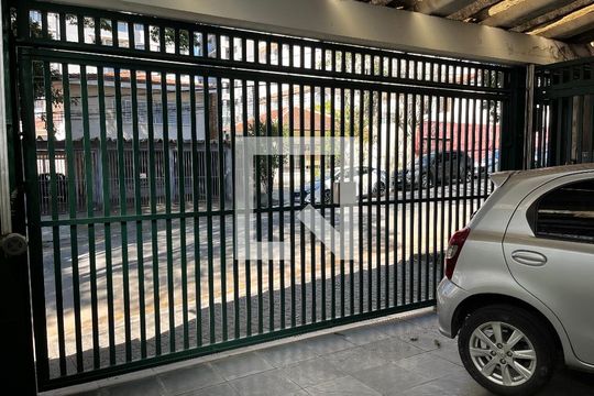 Garagem de casa à venda com 3 quartos, 312m² em Planalto Paulista, São Paulo