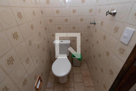 Banheiro Garagem de casa para alugar com 3 quartos, 300m² em Horto Florestal, São Paulo