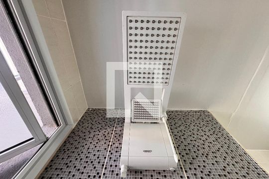 Banheiro de apartamento à venda com 1 quarto, 38m² em Parque São Vicente, Santo André