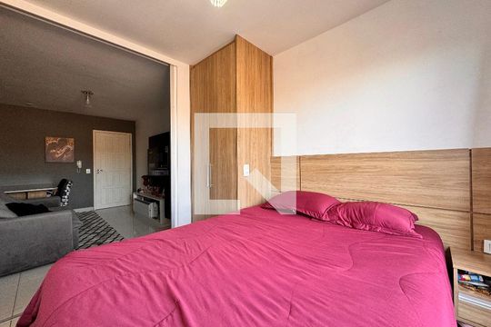 Suite de apartamento à venda com 1 quarto, 38m² em Parque São Vicente, Santo André