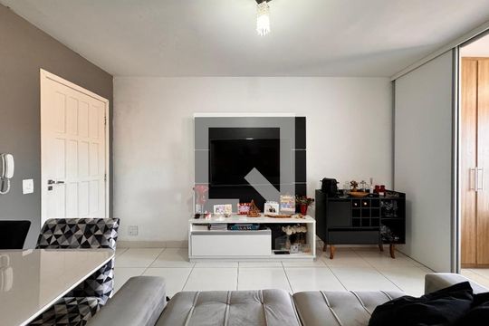 Sala de apartamento à venda com 1 quarto, 38m² em Parque São Vicente, Santo André