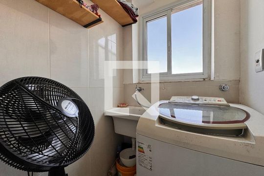 Lavanderia de apartamento à venda com 1 quarto, 38m² em Parque São Vicente, Santo André