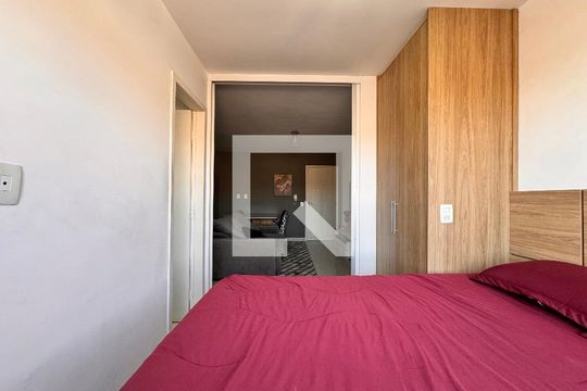Suite de apartamento à venda com 1 quarto, 38m² em Parque São Vicente, Santo André