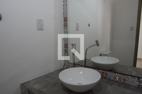 Banheiro da Suite 1  de casa para alugar com 3 quartos, 150m² em Jardim Paulistano, São Paulo