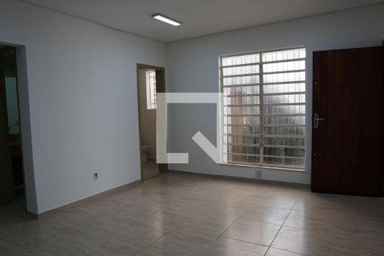 Sala de casa para alugar com 3 quartos, 150m² em Jardim Paulistano, São Paulo