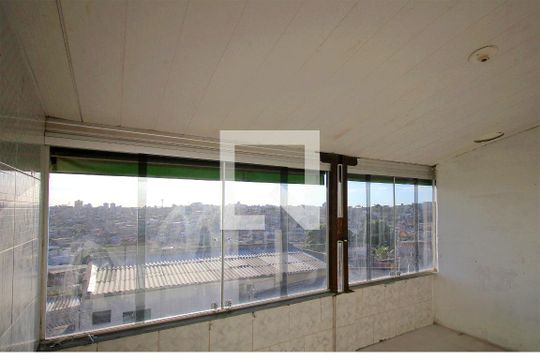 Varanda coberta de casa para alugar com 2 quartos, 80m² em Boa Vista, Belo Horizonte