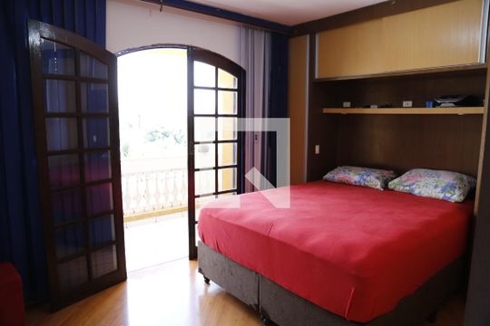 Suíte de casa à venda com 3 quartos, 180m² em Jardim Peri, São Paulo