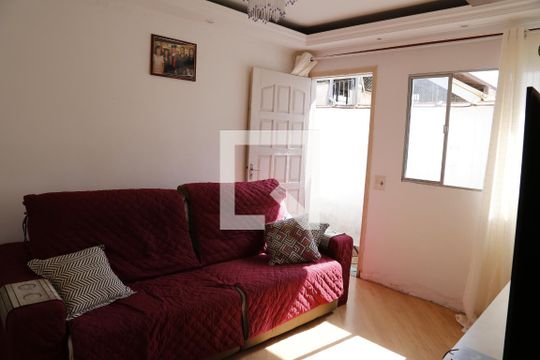 Sala de casa à venda com 3 quartos, 180m² em Jardim Peri, São Paulo
