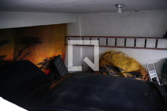 Garagem de casa à venda com 3 quartos, 180m² em Jardim Peri, São Paulo