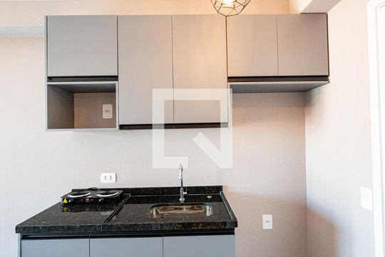 Cozinha de kitnet/studio para alugar com 1 quarto, 26m² em Mirandópolis, São Paulo