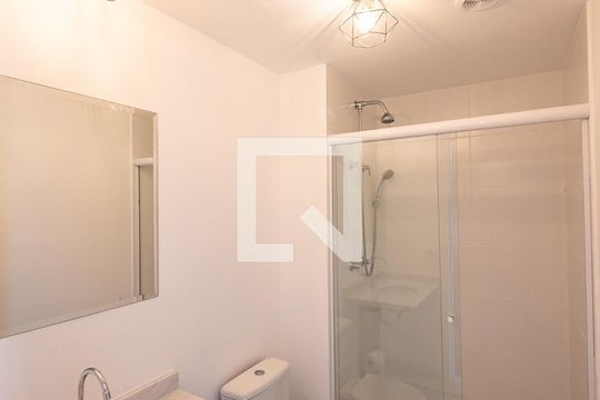 Banheiro Social de kitnet/studio para alugar com 1 quarto, 26m² em Mirandópolis, São Paulo