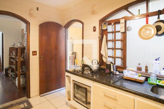 Cozinha  de casa à venda com 3 quartos, 250m² em Dos Casa, São Bernardo do Campo