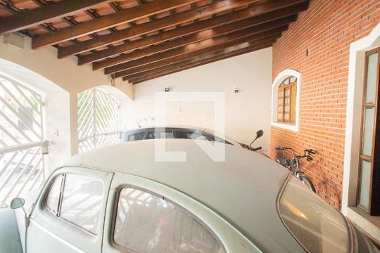 Garagem  de casa à venda com 3 quartos, 250m² em Dos Casa, São Bernardo do Campo