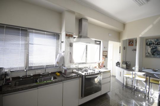 Cozinha de apartamento à venda com 5 quartos, 540m² em Vila Mariana, São Paulo