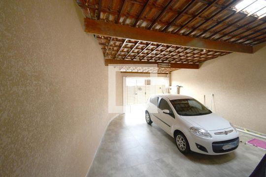 Garagem de casa à venda com 3 quartos, 120m² em Interlagos, São Paulo