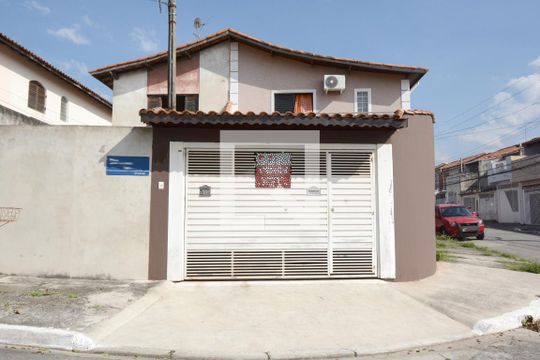 Fachada de casa à venda com 3 quartos, 120m² em Interlagos, São Paulo