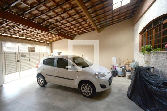 Garagem de casa à venda com 3 quartos, 120m² em Interlagos, São Paulo