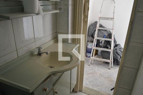 Banheiro de kitnet/studio à venda com 1 quarto, 35m² em Aclimação, São Paulo
