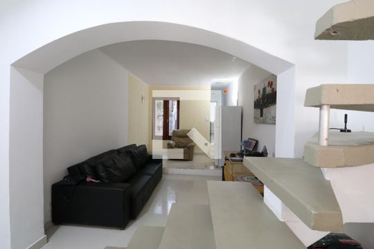 Sala de casa para alugar com 2 quartos, 120m² em Água Branca, São Paulo