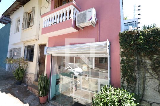 Fachada de casa à venda com 2 quartos, 120m² em Água Branca, São Paulo