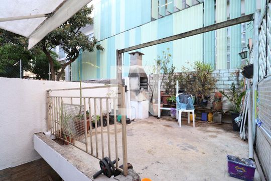 Quintal de casa à venda com 2 quartos, 120m² em Água Branca, São Paulo