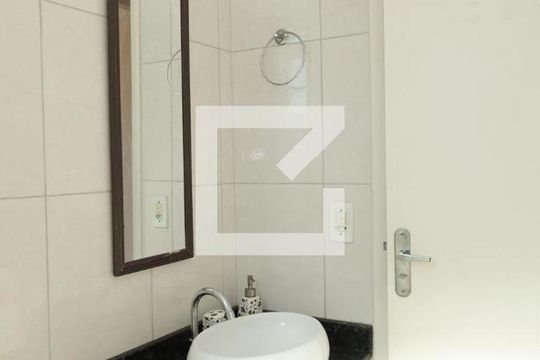 Banheiro de apartamento à venda com 2 quartos, 52m² em Itaquera, São Paulo
