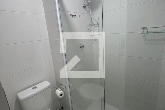 Banheiro de apartamento para alugar com 1 quarto, 31m² em Butantã, São Paulo
