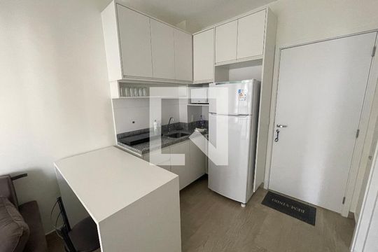 Cozinha de apartamento para alugar com 1 quarto, 31m² em Butantã, São Paulo