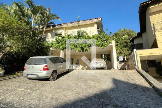 Garagem de casa de condomínio à venda com 4 quartos, 350m² em Alphaville, Santana de Parnaíba