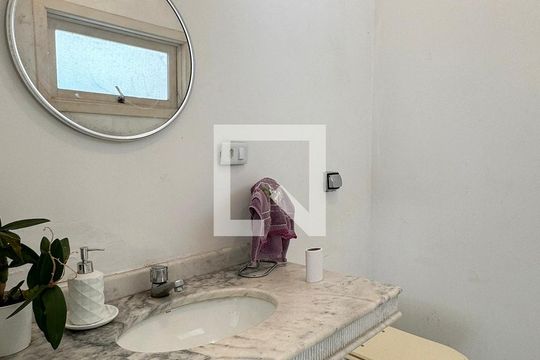 Lavabo de casa de condomínio à venda com 4 quartos, 350m² em Alphaville, Santana de Parnaíba