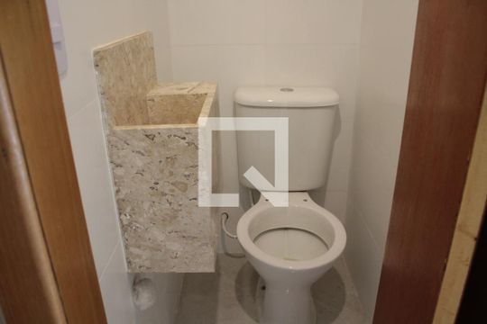Banheiro de casa de condomínio para alugar com 3 quartos, 118m² em Vila Libanesa, São Paulo