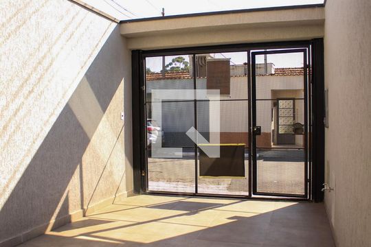 Garagem de casa de condomínio para alugar com 3 quartos, 118m² em Vila Libanesa, São Paulo