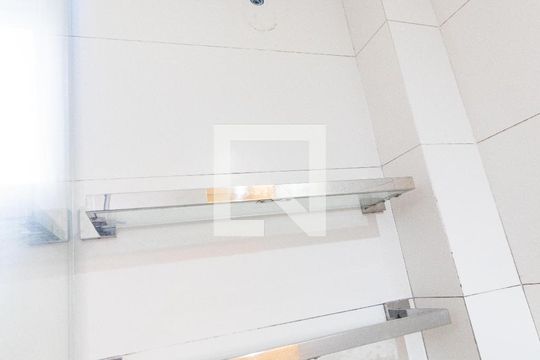 Banheiro Social de apartamento para alugar com 1 quarto, 35m² em Cristo Rei, Curitiba