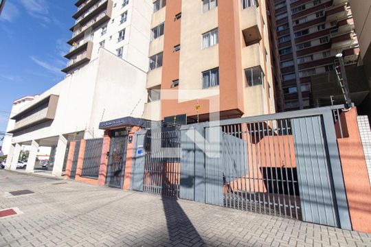 Fachada do Condominio de apartamento para alugar com 1 quarto, 35m² em Cristo Rei, Curitiba
