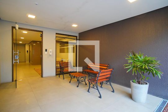 Hall de apartamento para alugar com 2 quartos, 60m² em Higienópolis, Porto Alegre