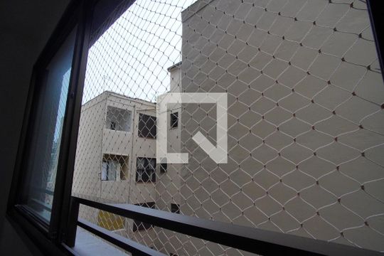 Sala - Vista de apartamento para alugar com 2 quartos, 60m² em Higienópolis, Porto Alegre
