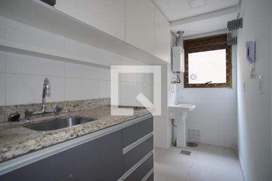 Cozinha de apartamento para alugar com 2 quartos, 60m² em Higienópolis, Porto Alegre