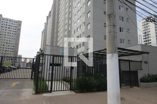 Fachada de apartamento para alugar com 2 quartos, 45m² em Usina Piratininga, São Paulo