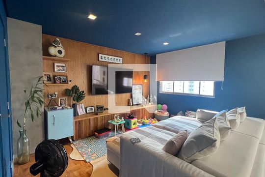 Sala de TV de apartamento à venda com 2 quartos, 150m² em Paraíso, São Paulo