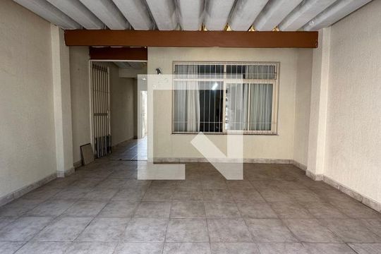 Garagem de casa à venda com 3 quartos, 100m² em Vila Lageado, São Paulo