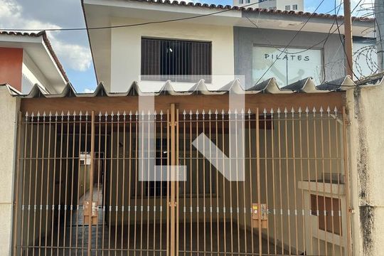Fachada de casa à venda com 3 quartos, 100m² em Vila Lageado, São Paulo