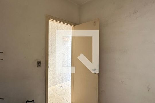 Quarto de Serviço de casa à venda com 3 quartos, 100m² em Vila Lageado, São Paulo