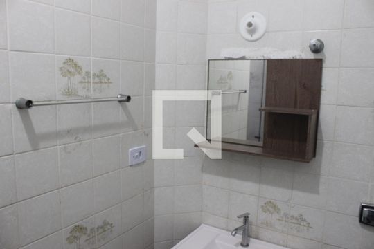 Banheiro Social de casa para alugar com 2 quartos, 70m² em Vila Valença, São Vicente