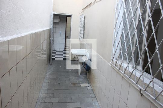 Área de Serviço de casa para alugar com 2 quartos, 70m² em Vila Valença, São Vicente